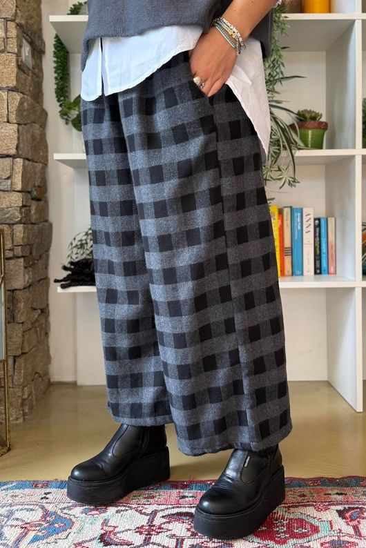 Nora Brushed Cotton Gingham Kick Pant Black